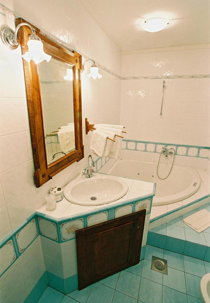 Salas 137 Hotel Cenej Luaran gambar